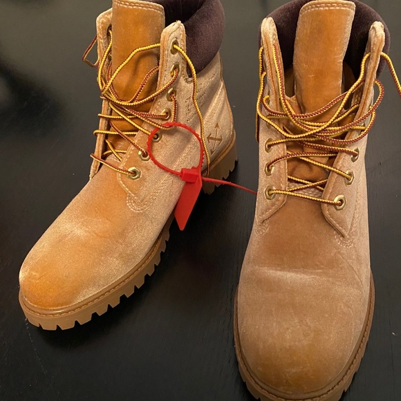 Off White x Timberland Boots - Picture 2 of 7